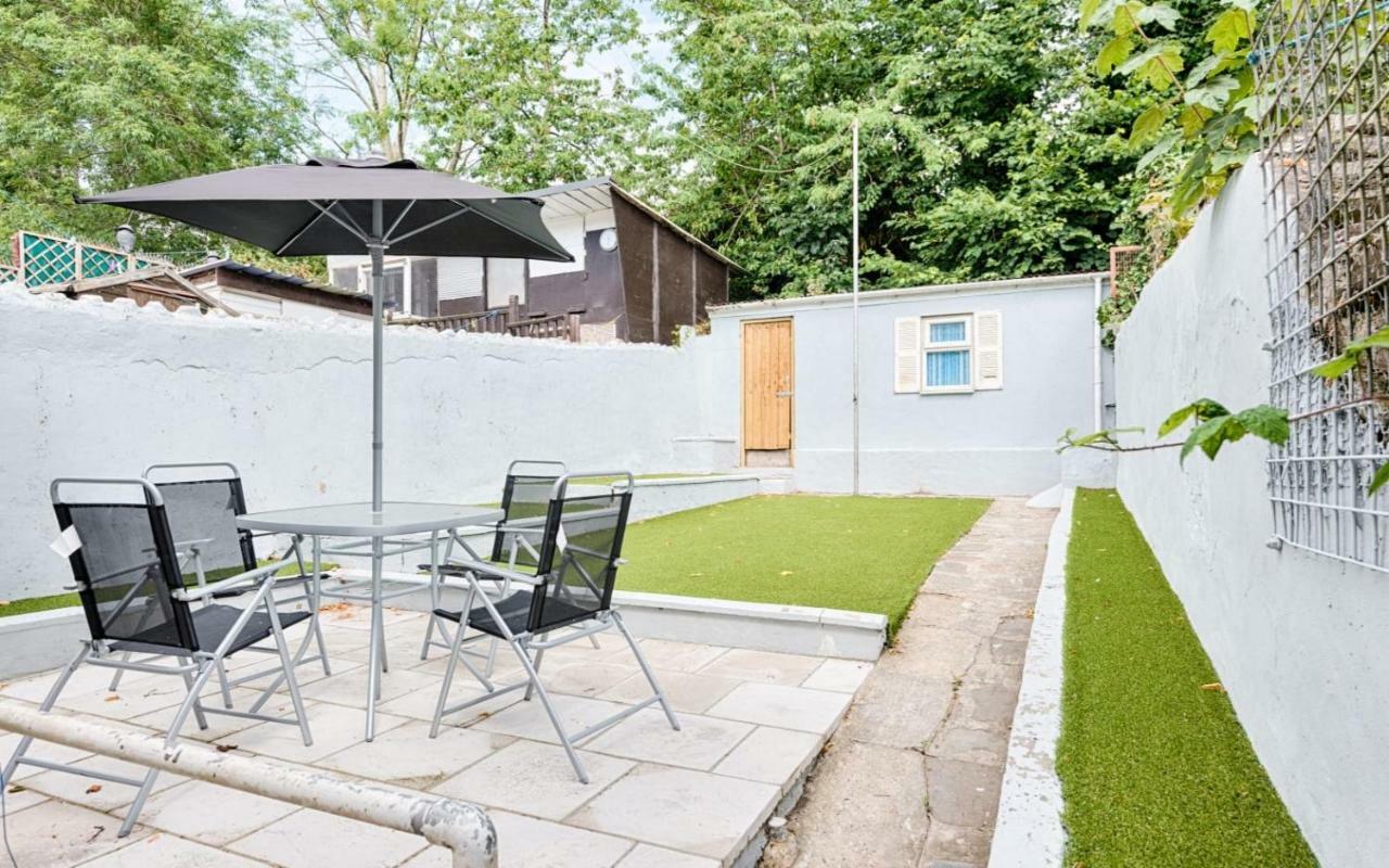 Wow, What A Space, Check Out! * Swansea