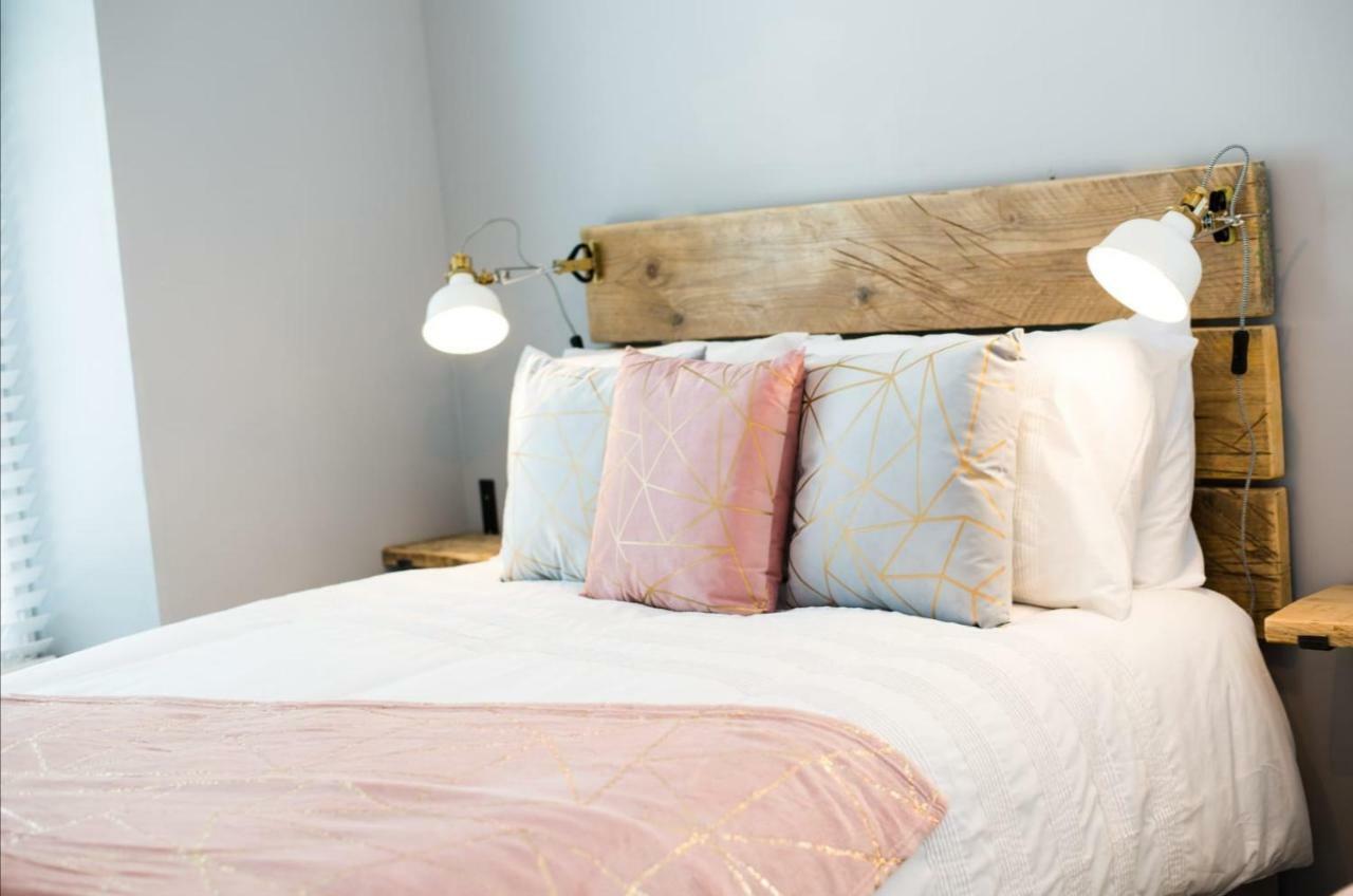 Wow, What A Space, Check Out! Apartment Swansea