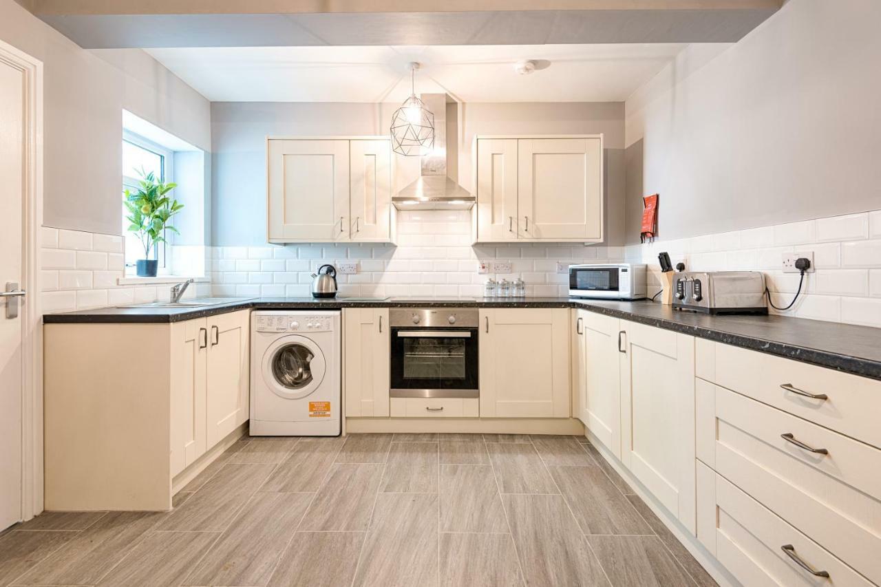 Wow, What A Space, Check Out! Apartment Swansea