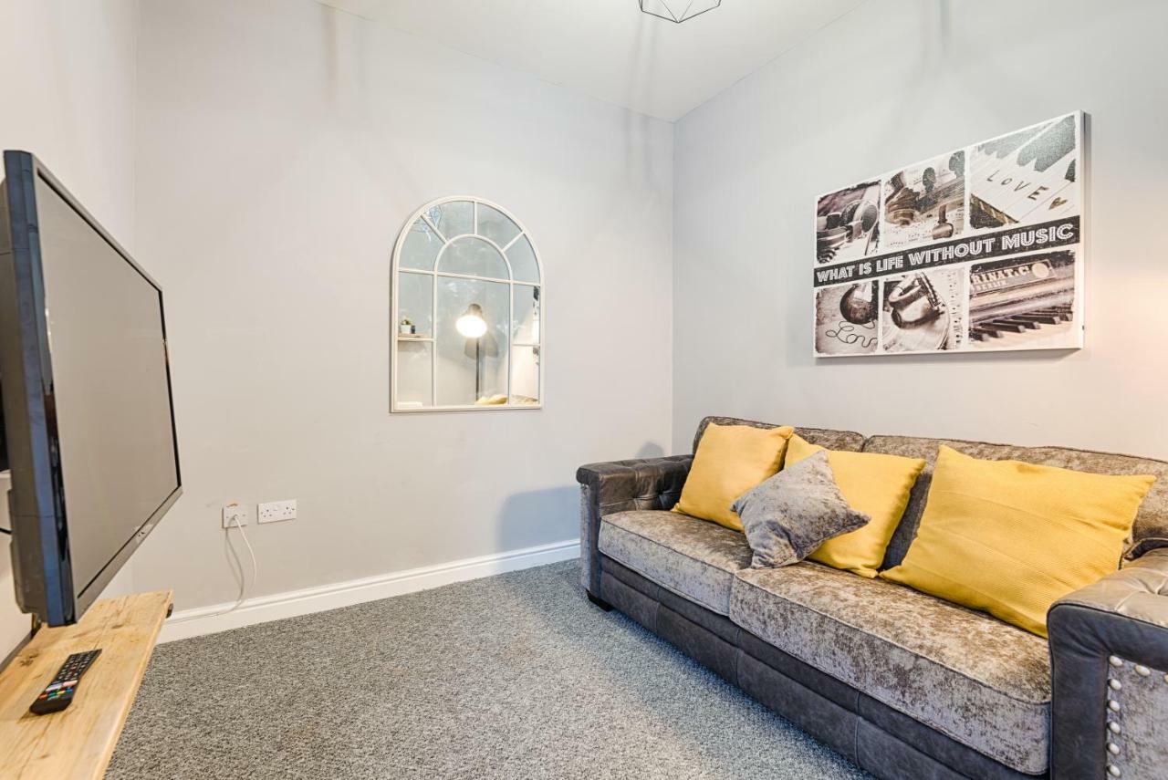 Wow, What A Space, Check Out! * Swansea