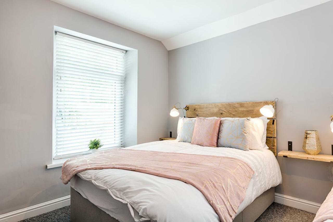 Wow, What A Space, Check Out! *