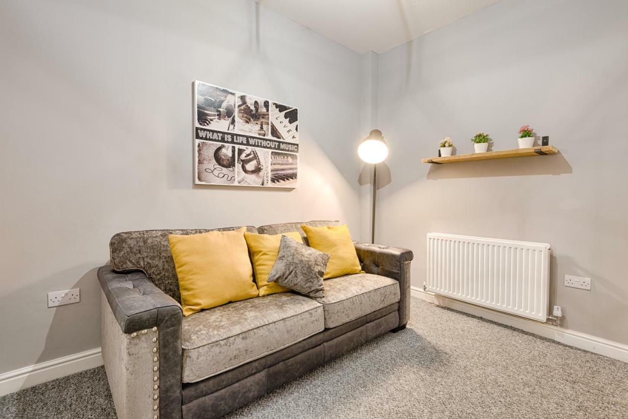 Wow, What A Space, Check Out! Apartment Swansea