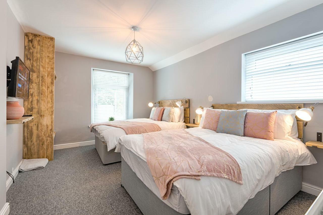Wow, What A Space, Check Out! * Swansea